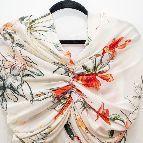 Alexander McQueen Floral Masterpiece!! - Picture 4 of 5